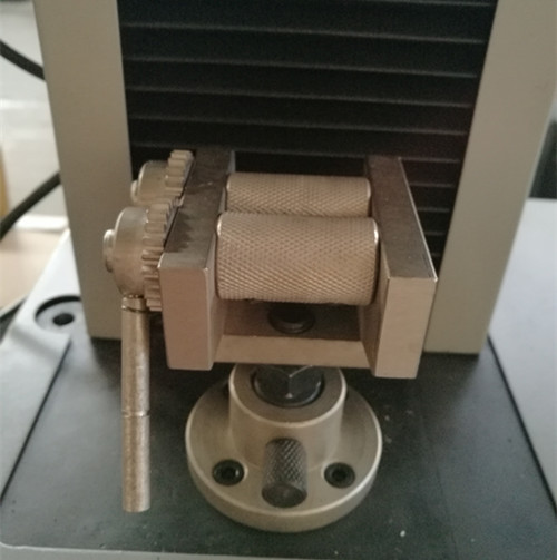 电子万能试验机夹具如何选择?
